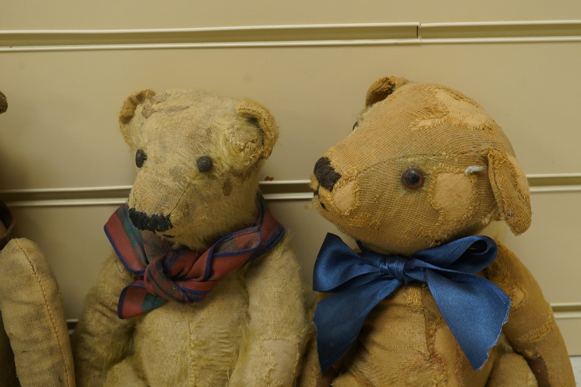 Four bears with restoration and hair loss, two 1920's and two 1950's. Condition - poor.